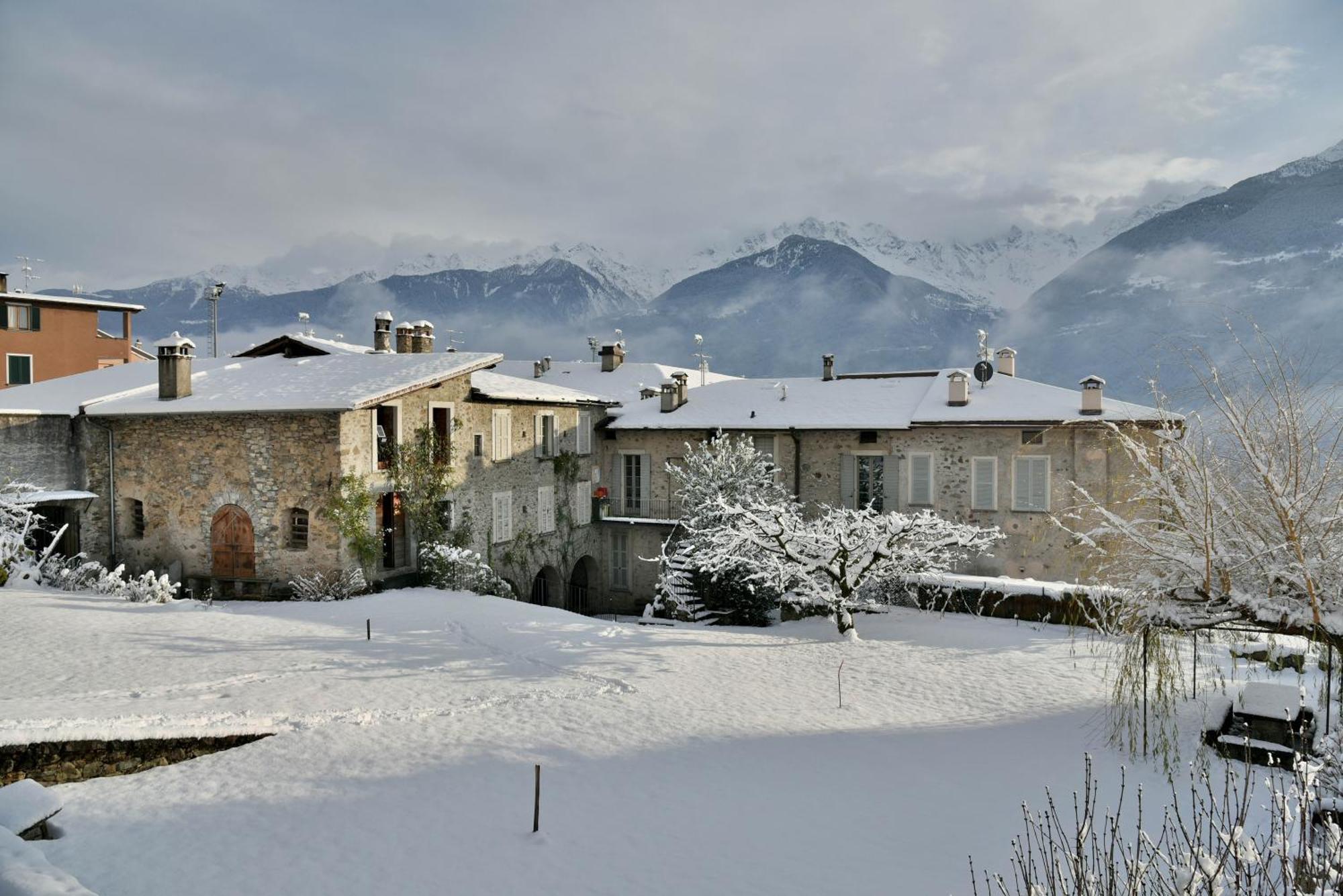 Villa Piano Nobile Al Roseto Del Drago à San Bernardo  Extérieur photo