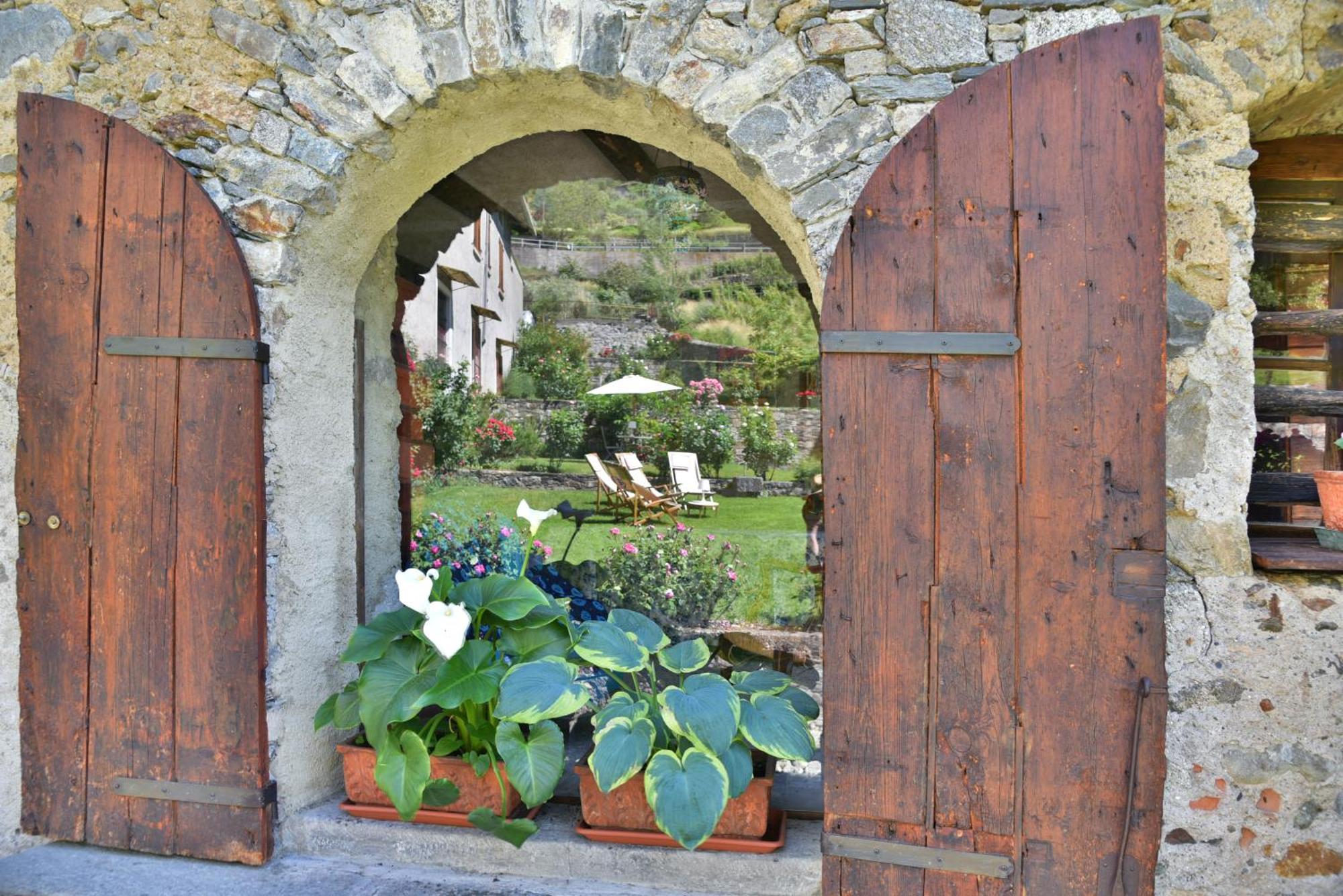 Villa Piano Nobile Al Roseto Del Drago à San Bernardo  Extérieur photo