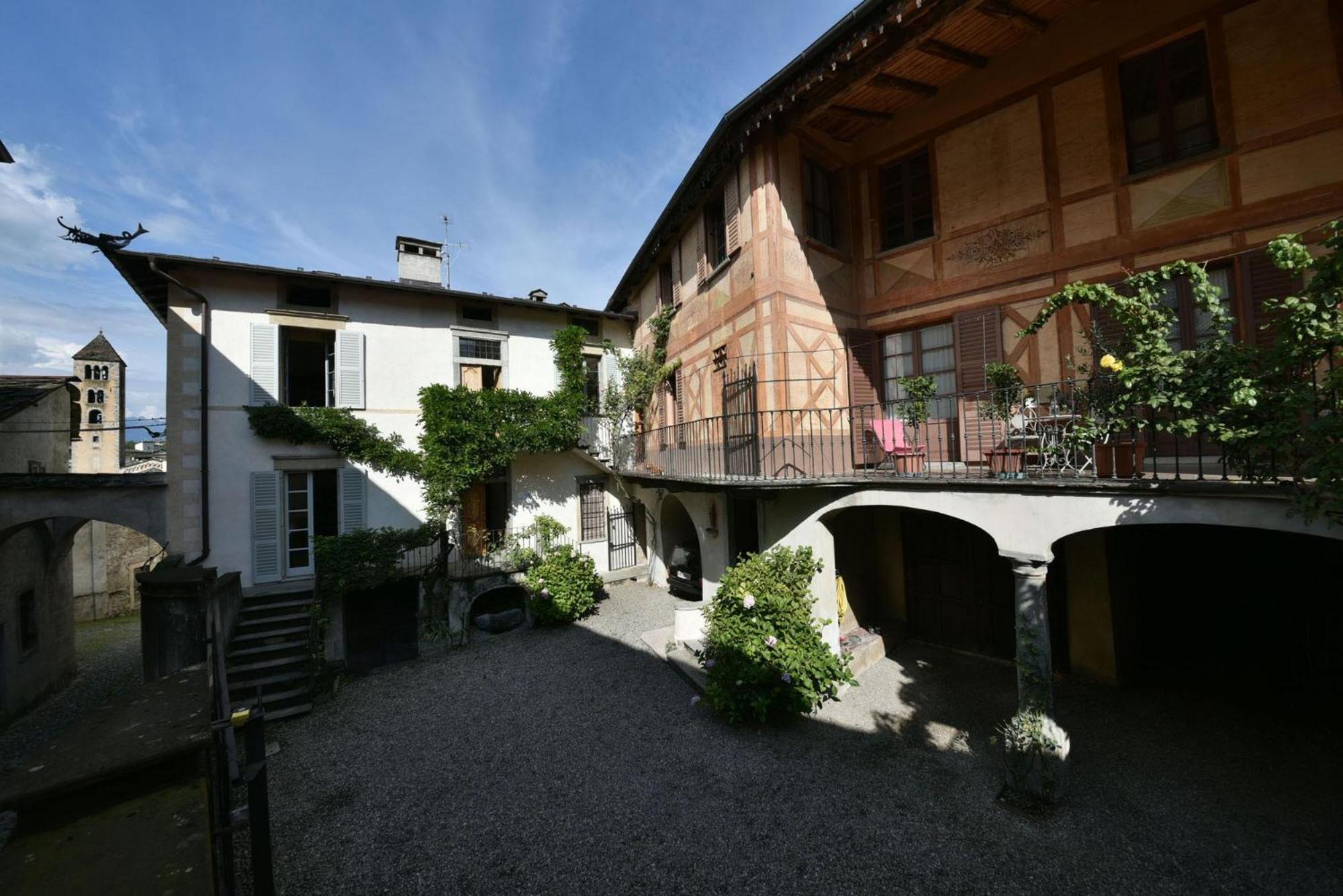 Villa Piano Nobile Al Roseto Del Drago à San Bernardo  Extérieur photo