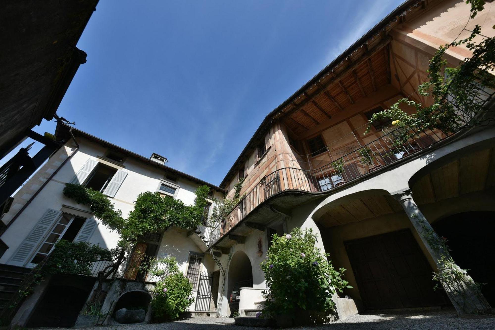 Villa Piano Nobile Al Roseto Del Drago à San Bernardo  Extérieur photo